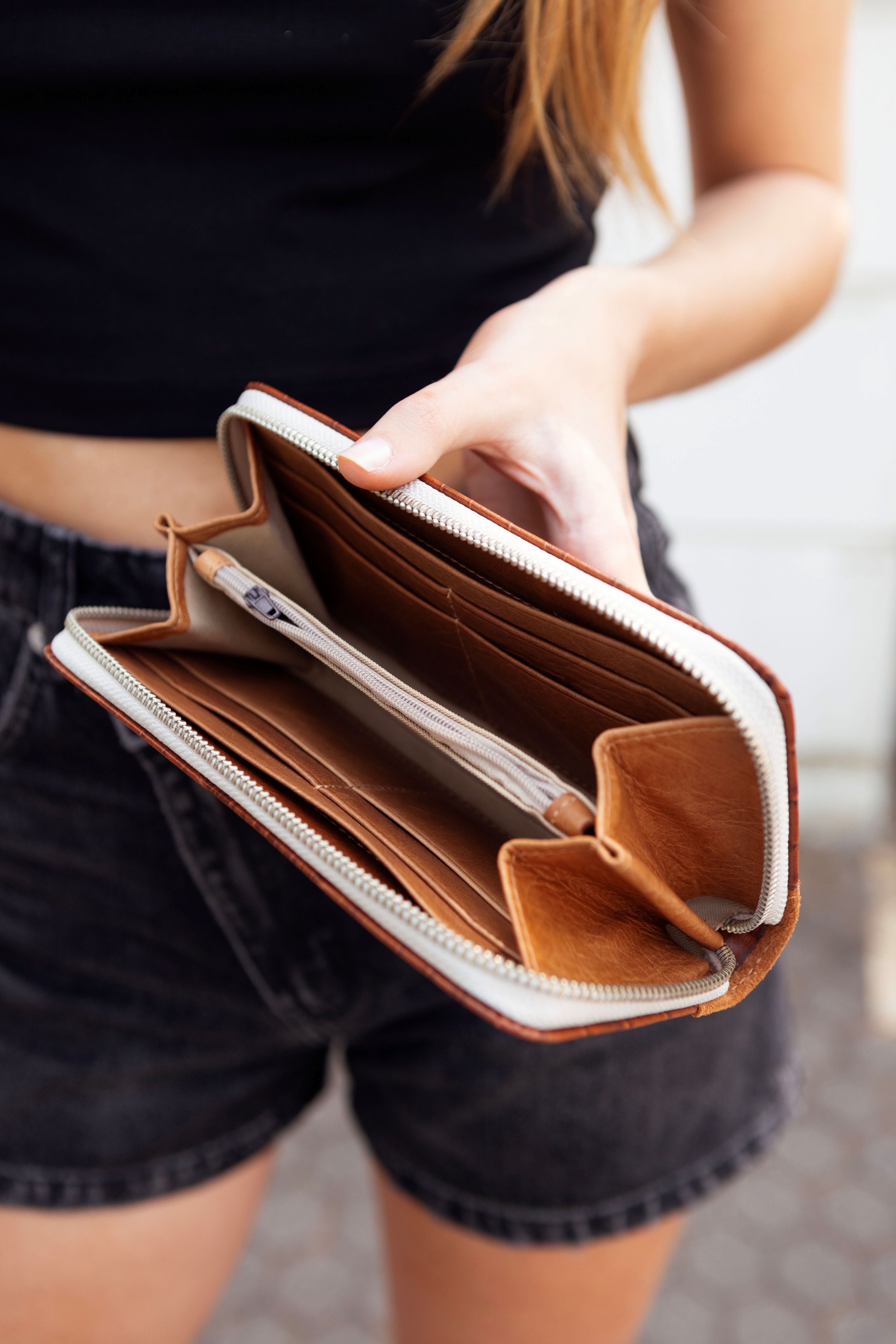 Billetera Mediana con Cierre - Marrón Croco