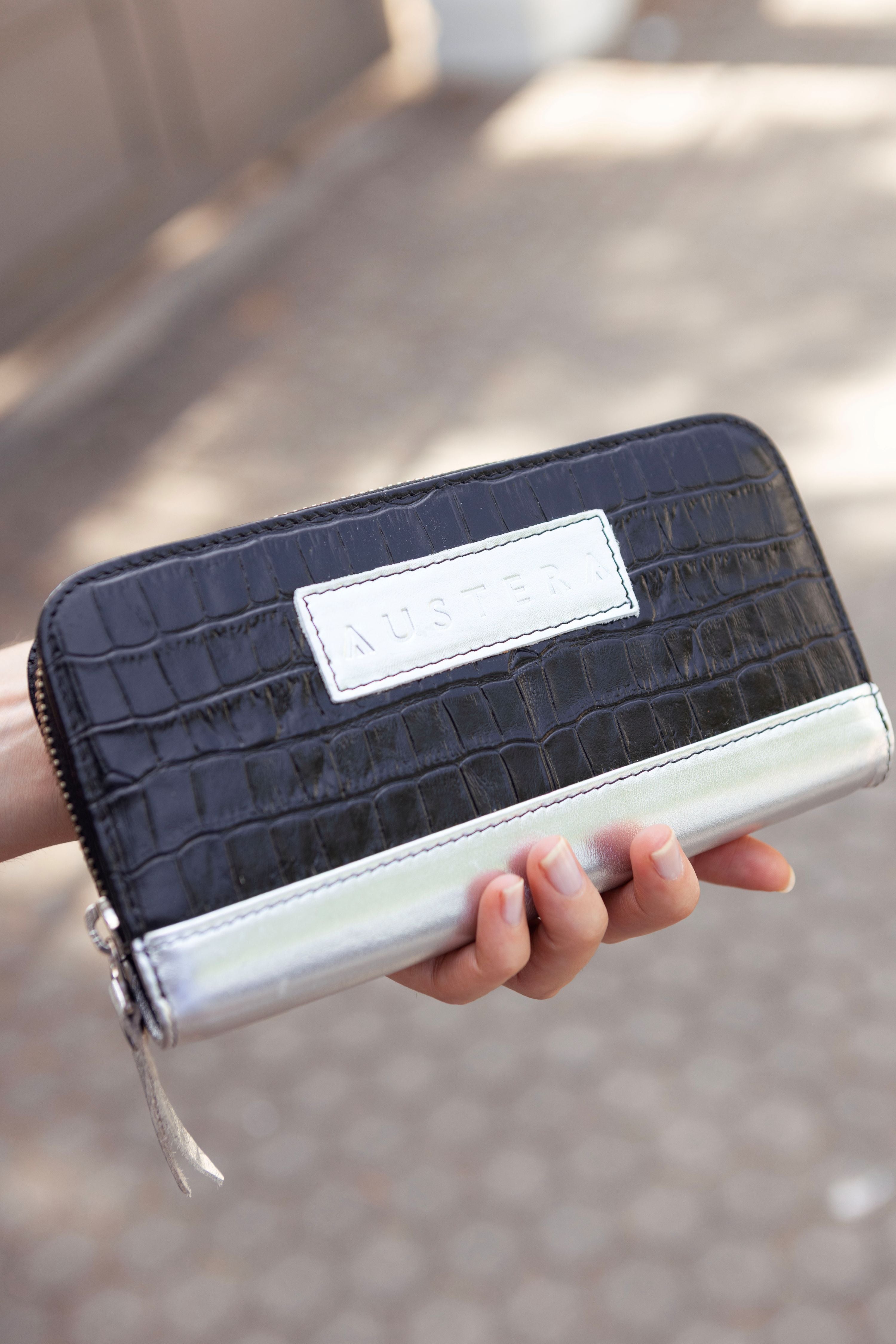 Billetera Mediana con Cierre - Croco Negro / Plata